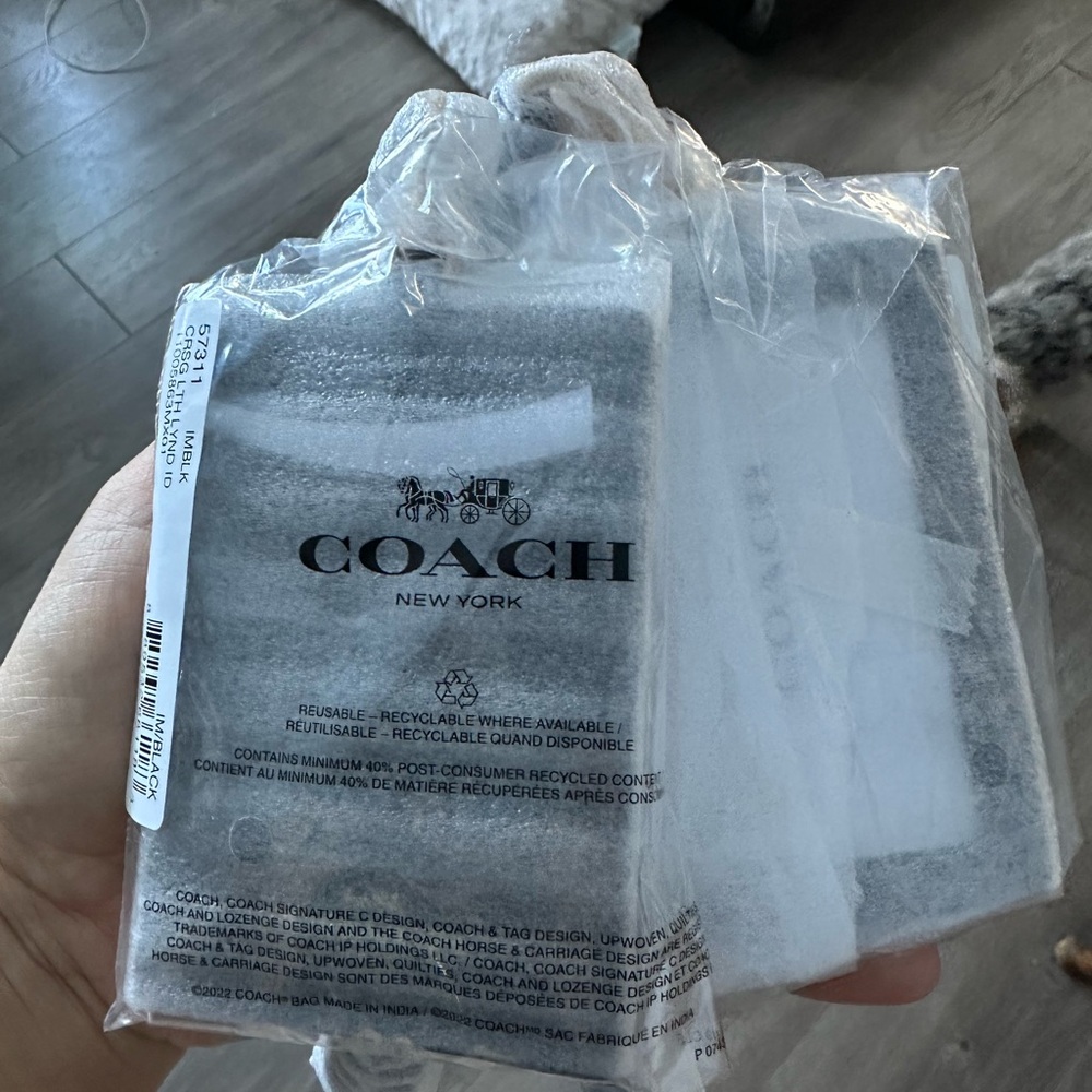 Coach Id Lanyard ( New ) - Picture 8 of 13